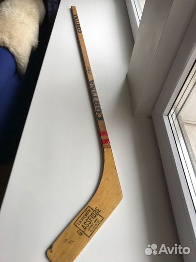 Раритетная игровая хоккейная клюшка с автографами
