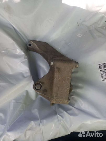 Крепление генератора granta