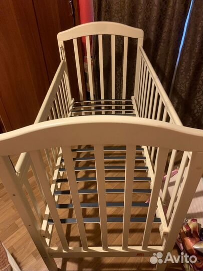 Детская кроватка