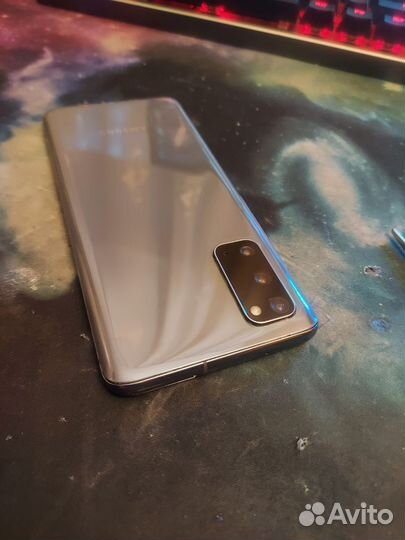 Samsung Galaxy S20, 8/128 ГБ