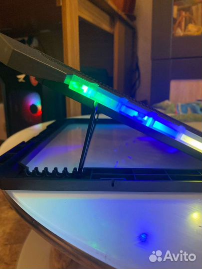 Подставка с охлаждением для ноутбука и тел новая