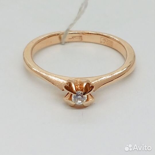 Кольцо с синтетическим камнем Золото