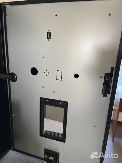 Кофейный автомат для бизнеса вендинг Jetinno JL24