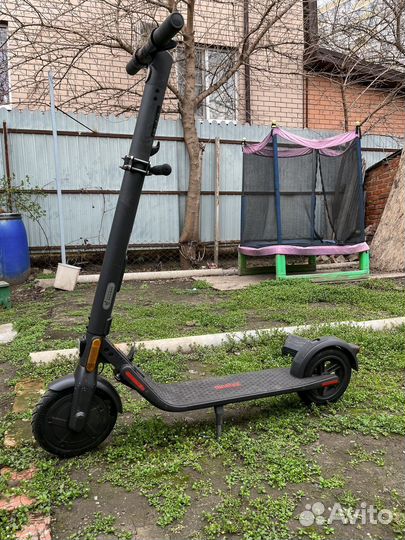 Самокат электрический Ninebot KickScooter E22