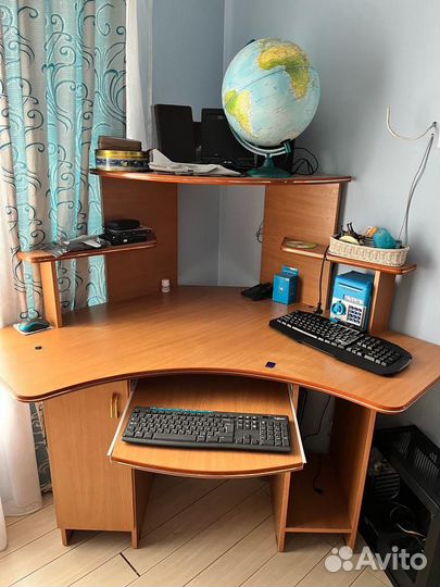 Компьютерный стол