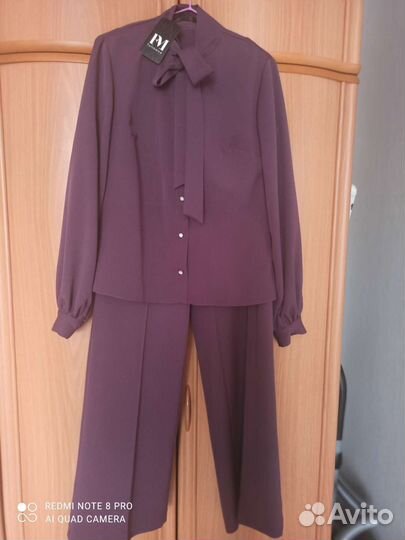 Брючный костюм женский