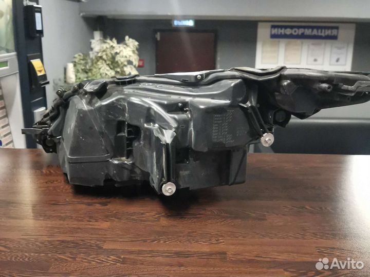 Фара правая Lexus RX4