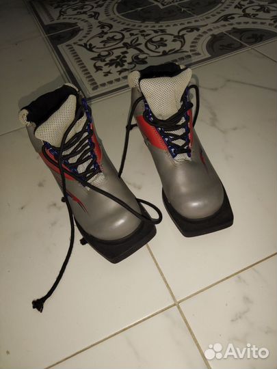 Лыжные ботинки детские 35