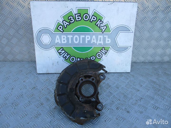 Кулак поворотный правый Volkswagen Caddy 3 2007г