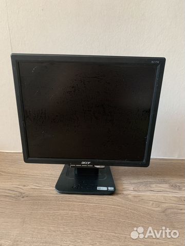 Монитор Acer квадратный