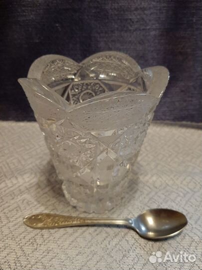 Вазы хрустальные разные