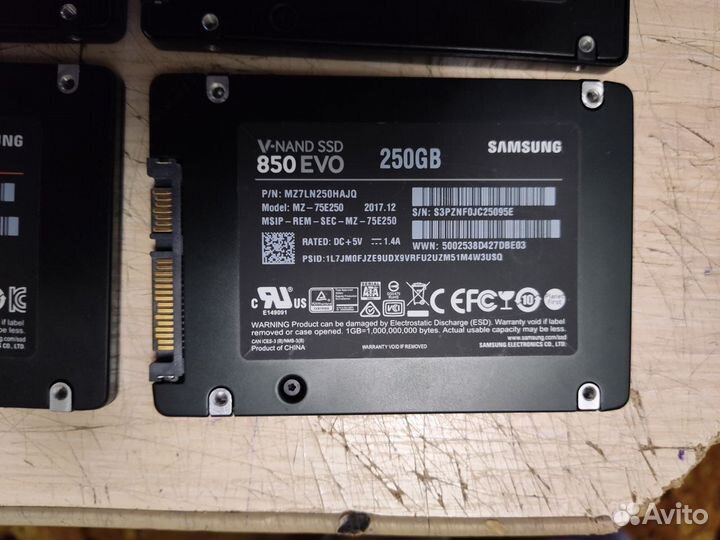 SSD 2.5 SATA - Samsung и Kingston
