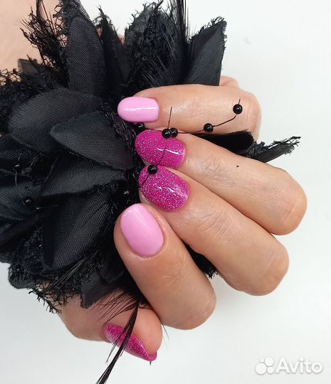 Модель на маникюр/ламинирование ресниц