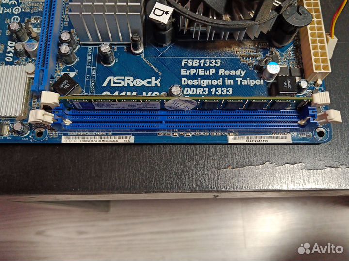 Материнская плата с процессором и памятью