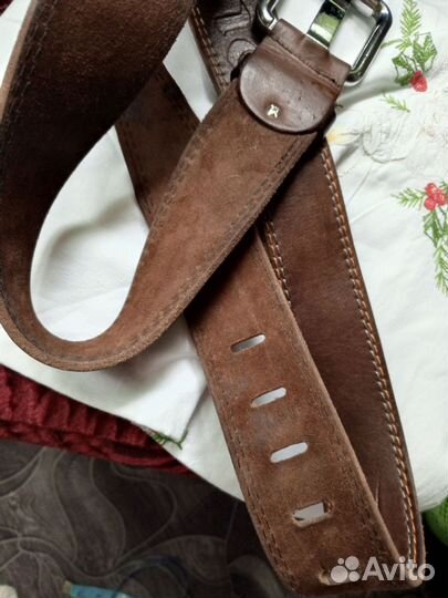 Мужской кожаный ремень коричневый