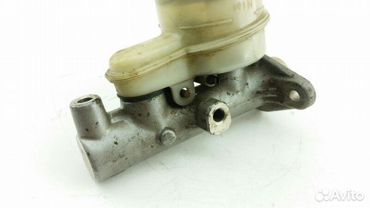 Главный тормозной цилиндр Mitsubishi Sigma F16A