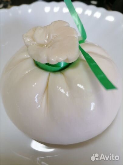 Йогурт, Буррата, моцарелла, камамбер и другие сыры