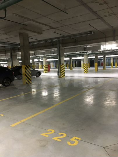 Машиноместо, 13 м²