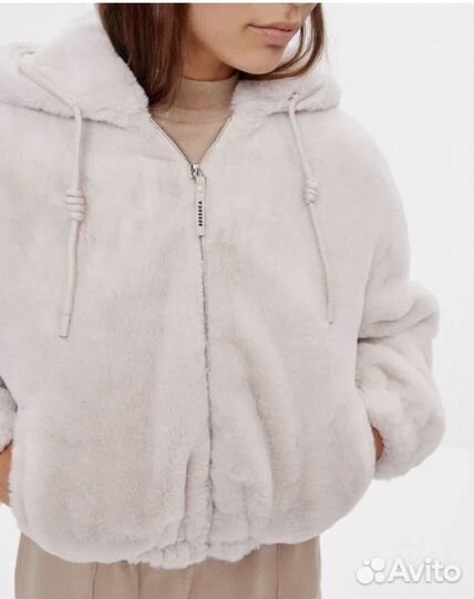 Шуба bershka