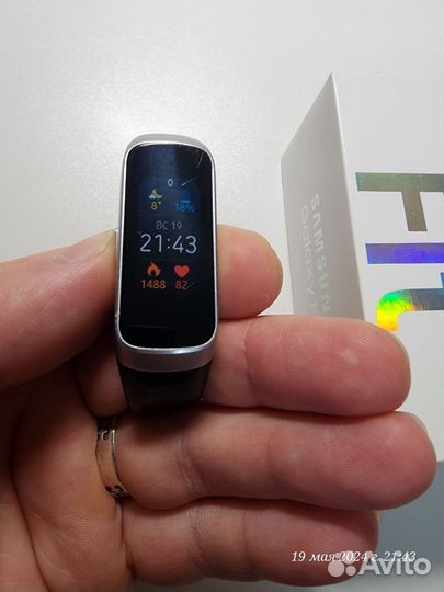 Фитнес-браслет Samsung Galaxy Fit SM-R370 Silver