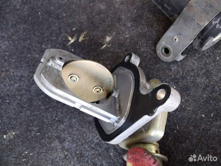 Заслонка с клапаном Ниссан Тиана J31 2.3