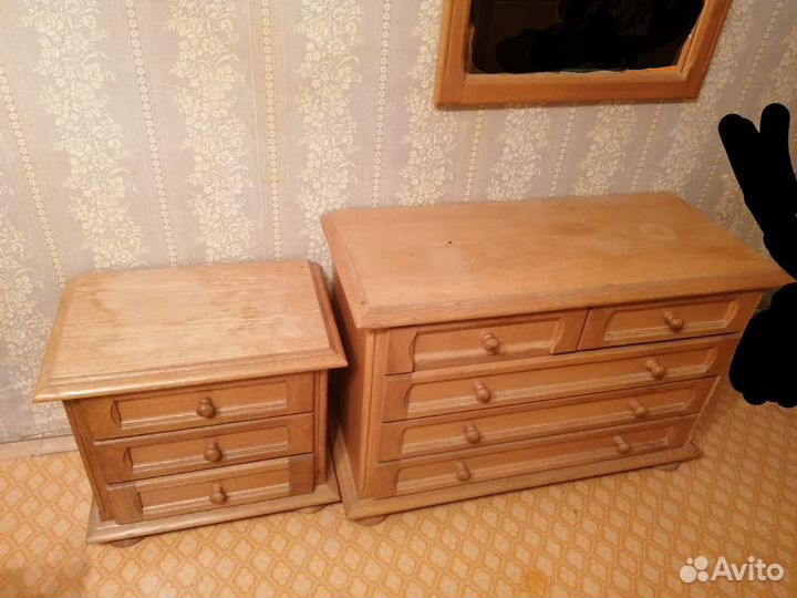 Мебельный гарнитур из натурального ореха под реста