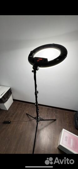 Кольцевая лампа 45 см со штативом
