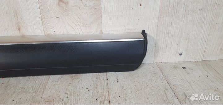 Накладка двери задняя правая Volkswagen Touareg 7L