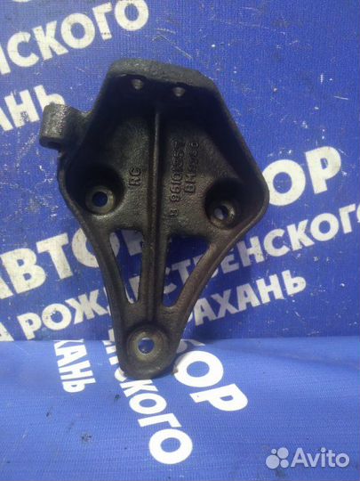Кронштейн опоры двигателя Daewoo Espero седан