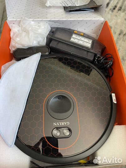 Робот пылесос garlyn SR-600