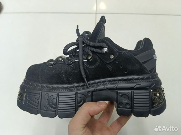 New rock tank зимние