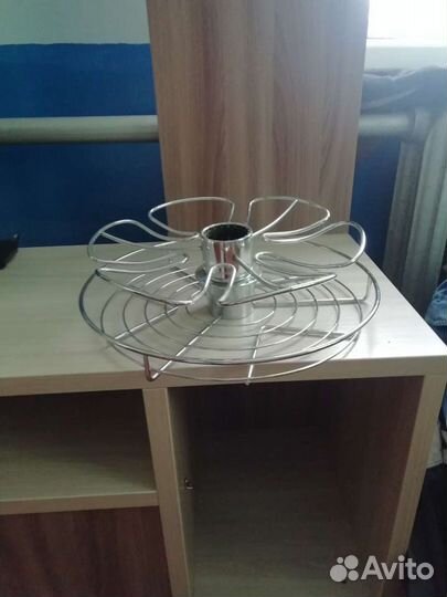 Подставка под фужеры и фрукты для барной стойки