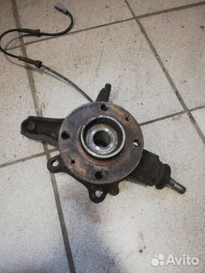 Кулак поворотный передний левый Peugeot 3008 U5