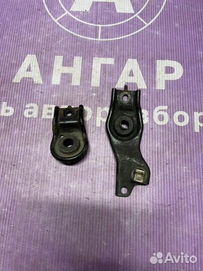 Крепления радиатора передняя Honda Accord 7 CL7