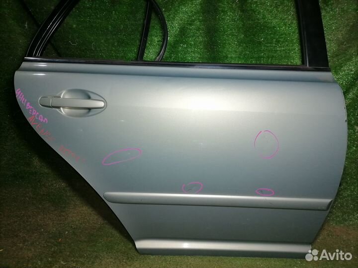 Дверь задняя правая Toyota Avensis AZT250 Пустая