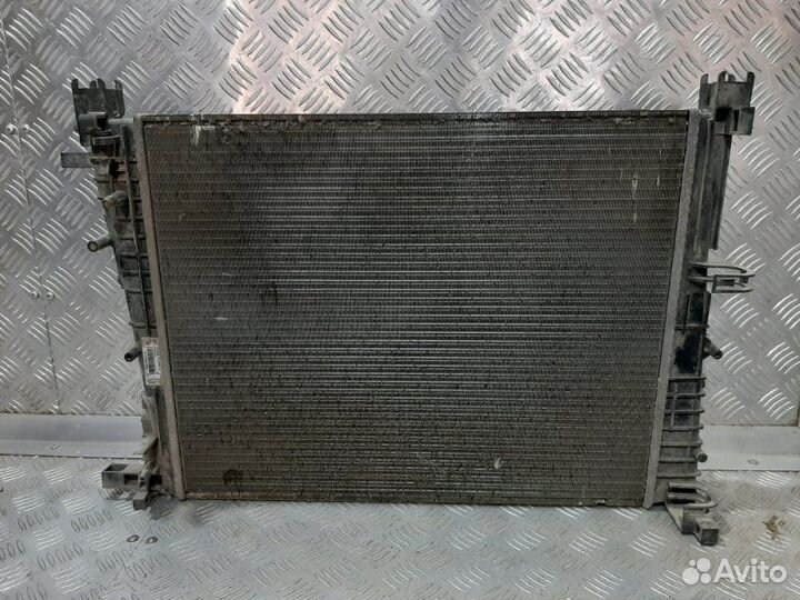 Радиатор охлаждения двигателя Renault Logan L8