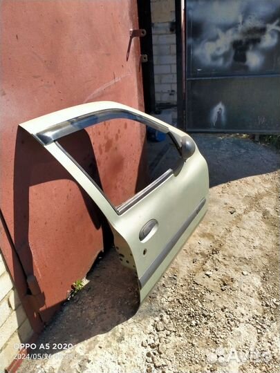 Дверь передняя правая Renault Symbol 2002г