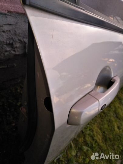 Suzuki Swift дверь перед правая обшивка стекло