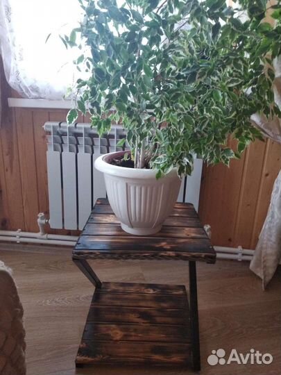 Журнальный столик