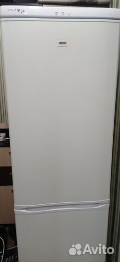 Холодильник zanussi