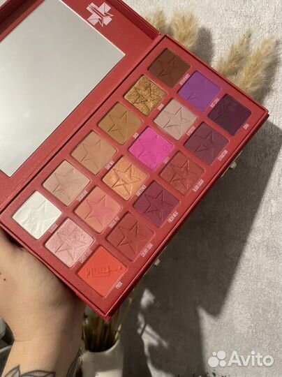 Палетка jeffree star Blood Sugar