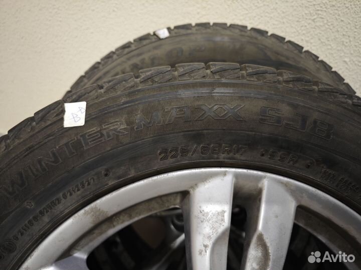 Dunlop Winter Maxx SJ8 215/60 R17 R