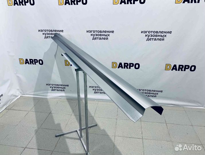 Пороги для Toyota Auris 2006-2012 (E150)