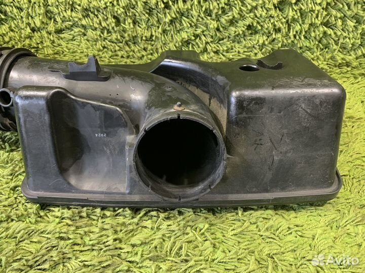 Резонатор воздушного фильтра Jeep Grand Cherokee