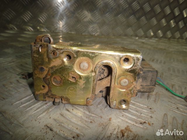 Замок двери Breez (07) зад R с активатором б\у (арт. L6205220)