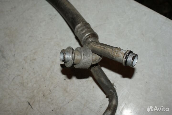 Шланг кондиционера Volkswagen Passat B4