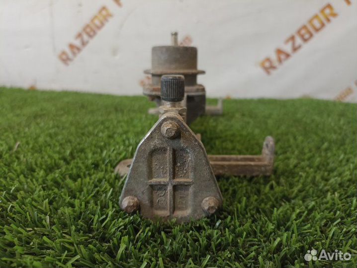 Топливная рампа Opel Frontera L4 C24NE 1991-1998