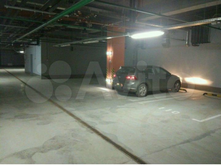 Машиноместо, 14 м²