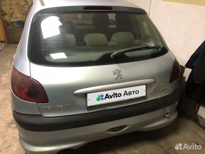 Peugeot 206 1.4 AT, 2004, 200 000 км