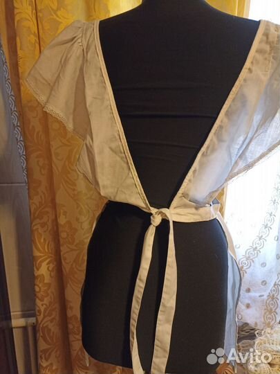 Белый школьный фартук